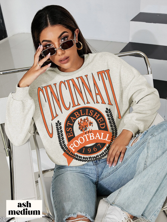 Cincinnati Bengals Crewneck Sweatshirt - Vintage NFL Football Bengals Joe Burrow Hoodie Sweatshirt - Men's & Women's 90's Oversized Hoodie - Design 1